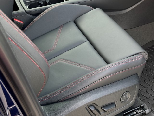 Vehicle image 11 of 28