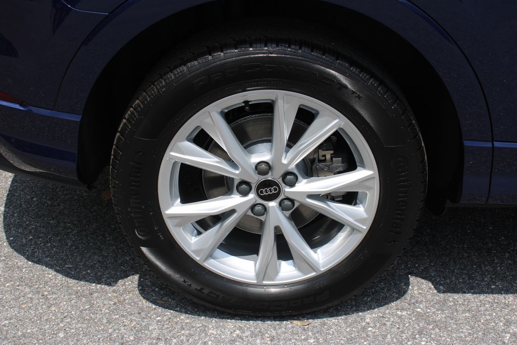 Vehicle image 14 of 54