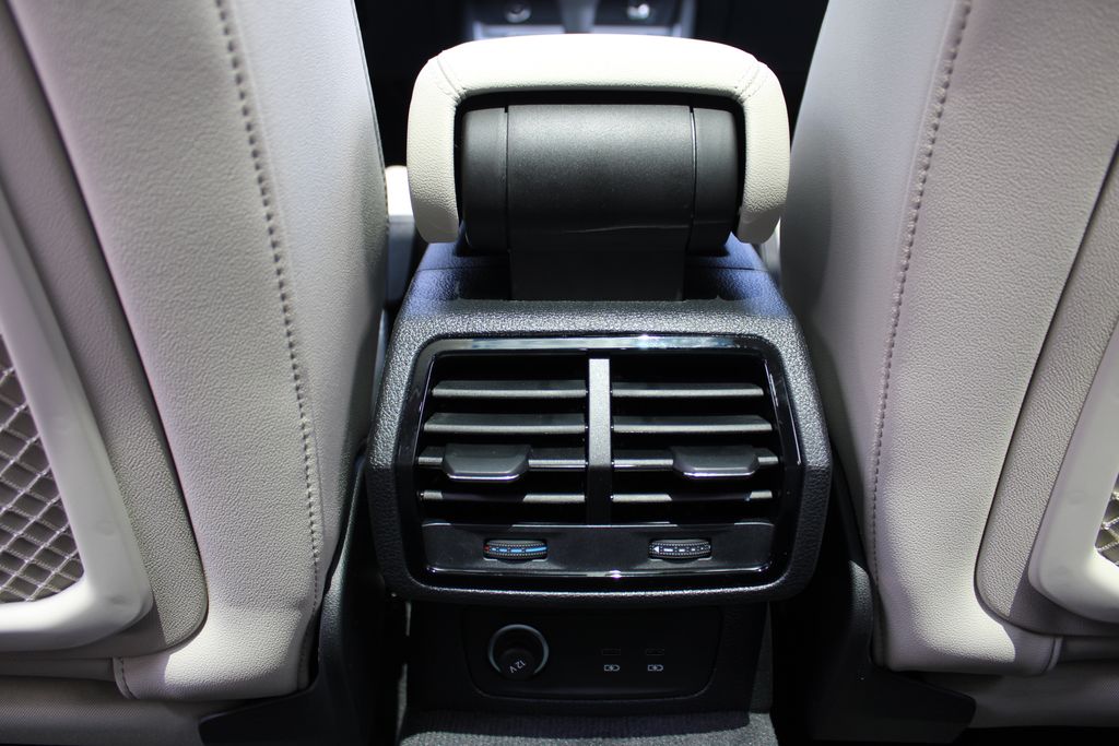Vehicle image 40 of 54