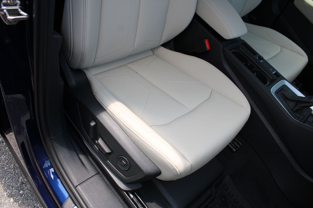 Vehicle image 22 of 54