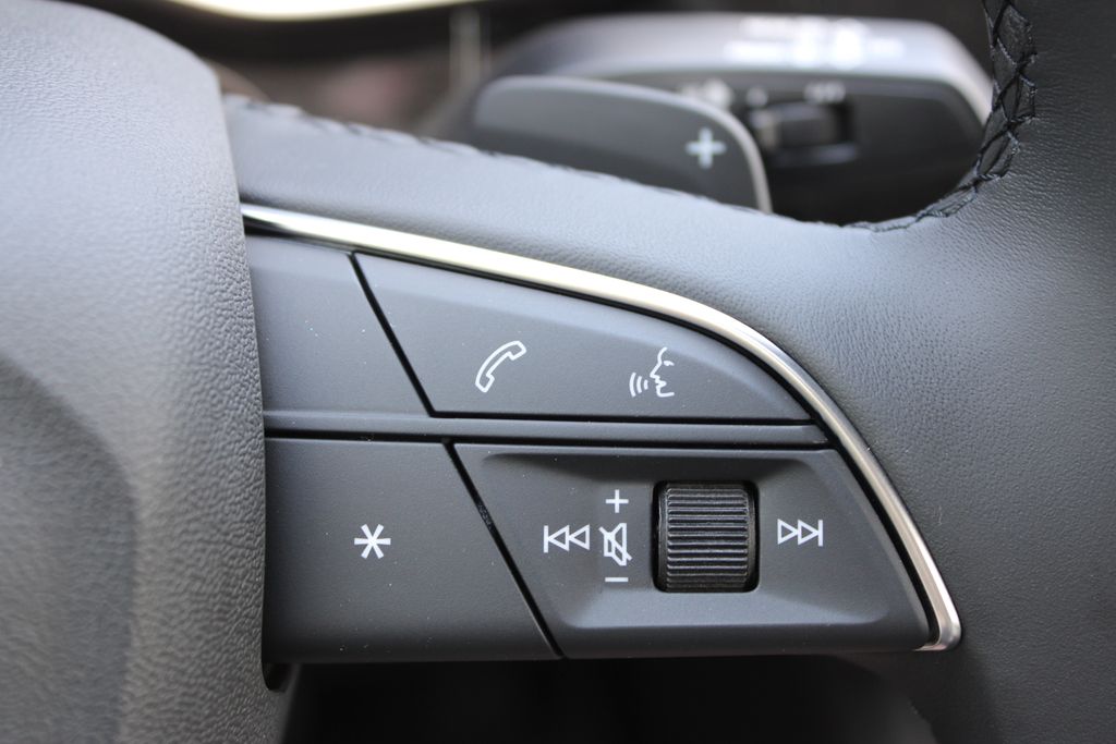 Vehicle image 43 of 54