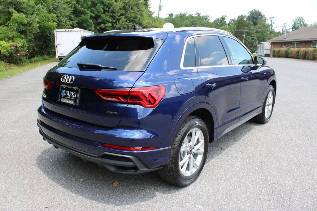 Vehicle image 8 of 54
