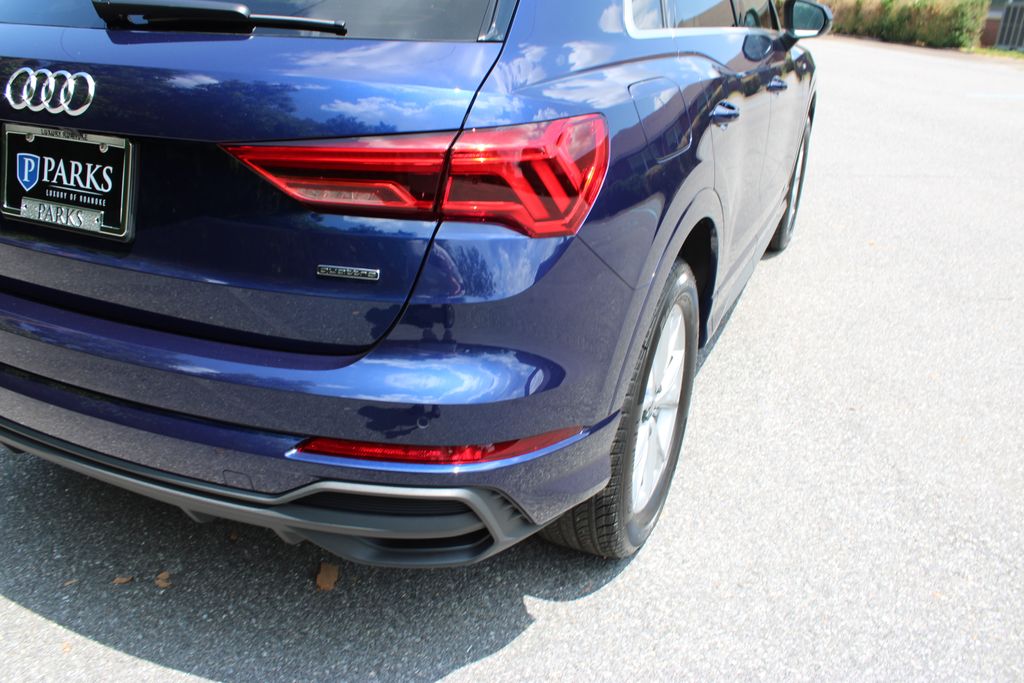 Vehicle image 9 of 54