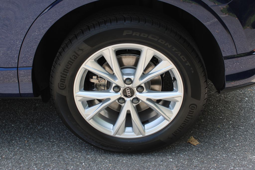 Vehicle image 16 of 54