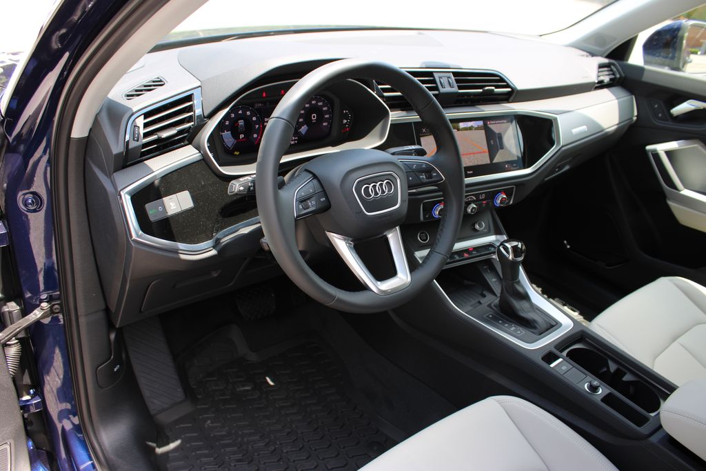 Vehicle image 26 of 54
