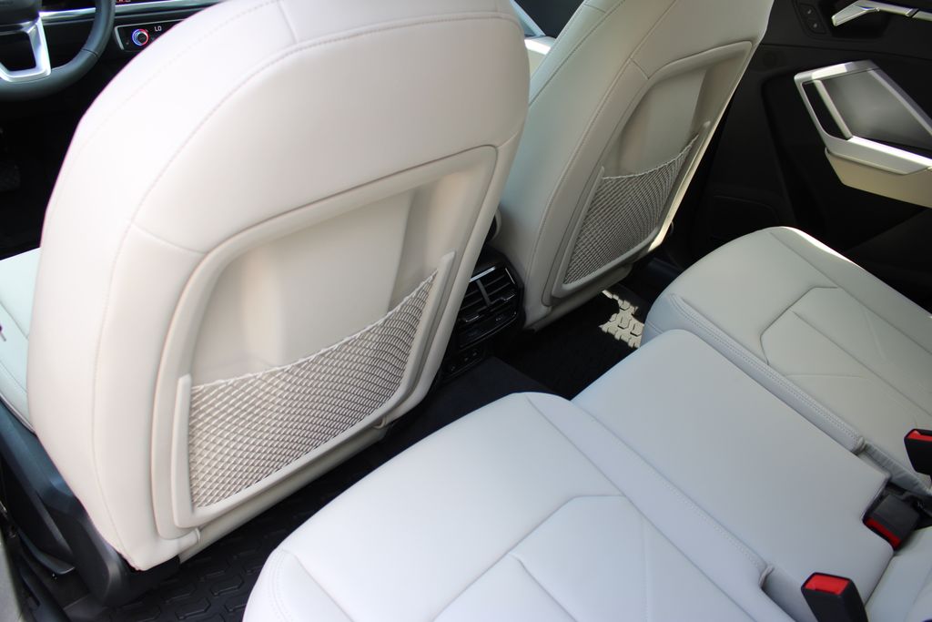 Vehicle image 47 of 54