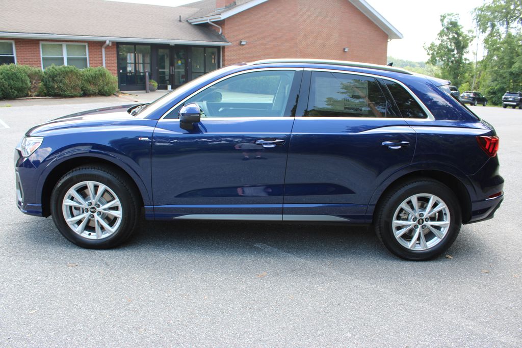 Vehicle image 12 of 54