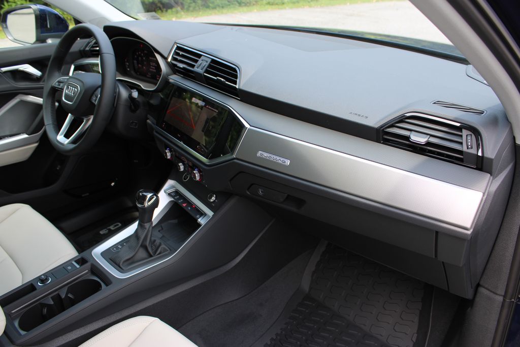 Vehicle image 25 of 54
