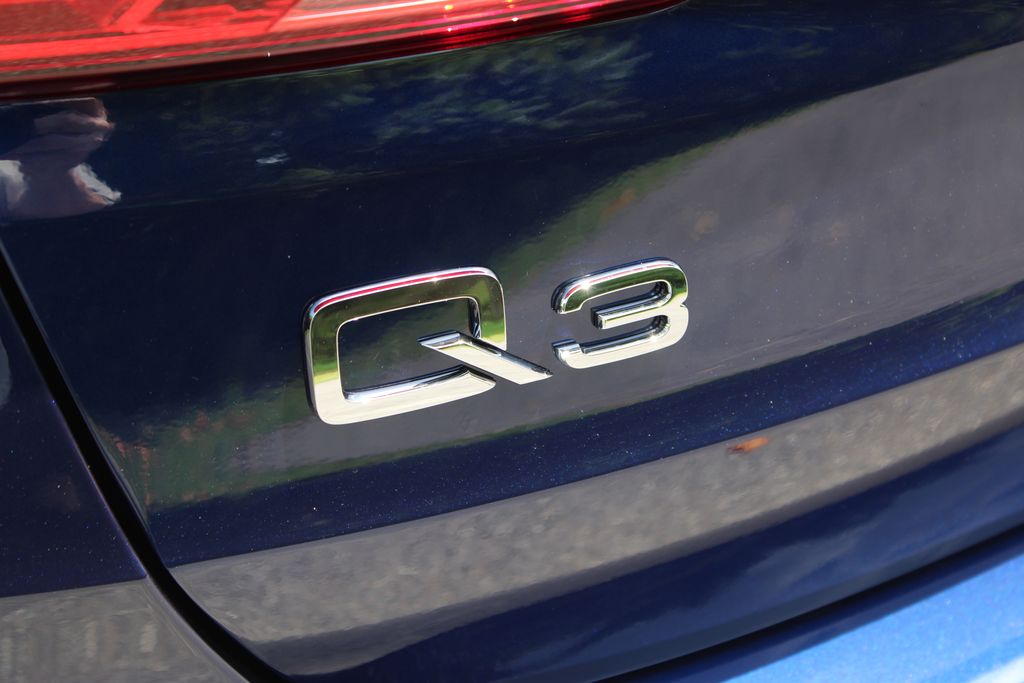 Vehicle image 31 of 54
