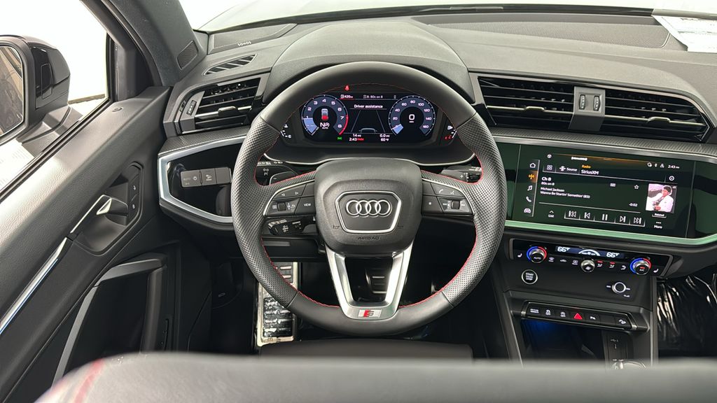 Vehicle image 13 of 41