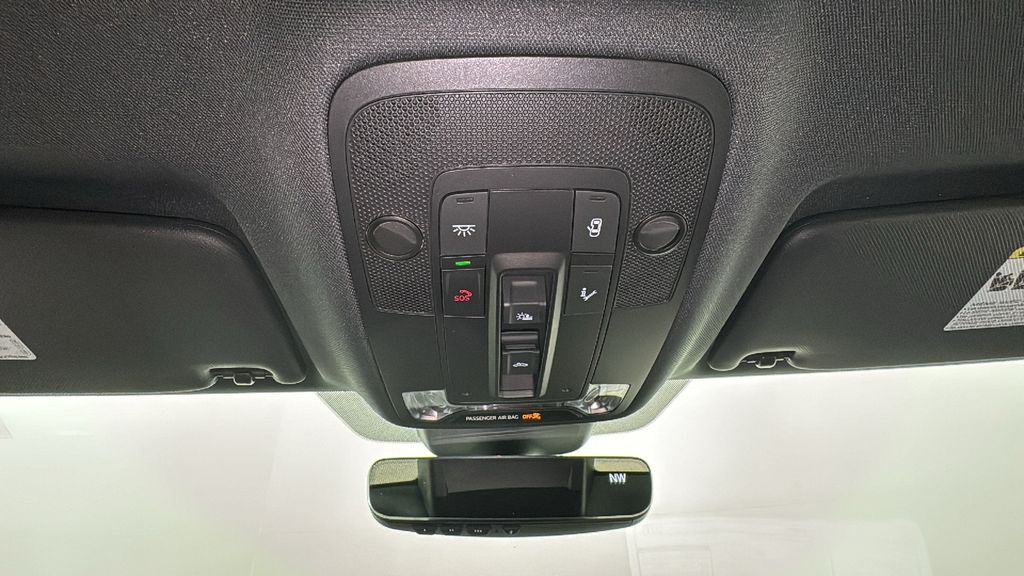 Vehicle image 25 of 41
