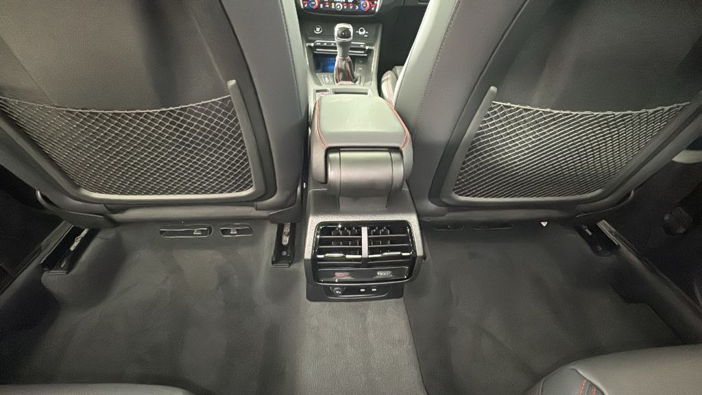 Vehicle image 26 of 41