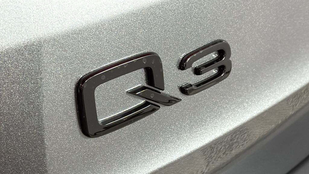Vehicle image 9 of 41