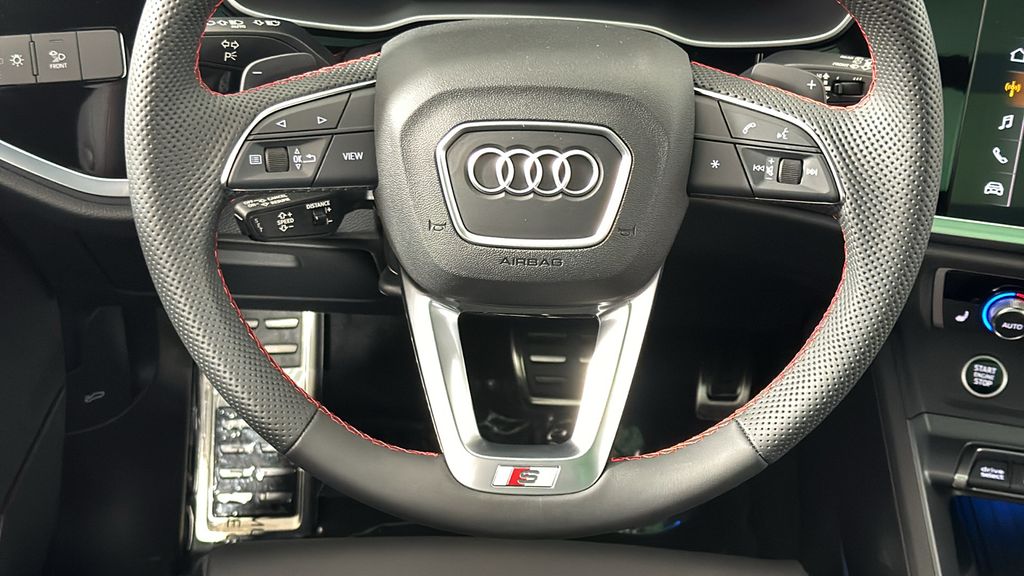 Vehicle image 15 of 41