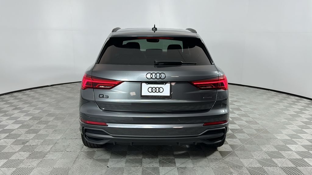 Vehicle image 8 of 41