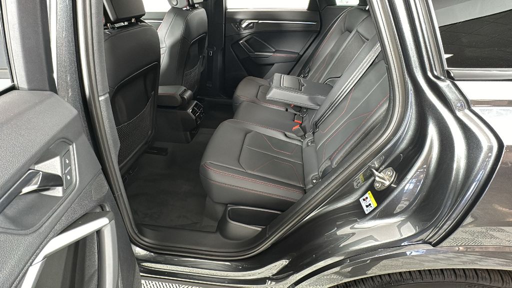 Vehicle image 39 of 41