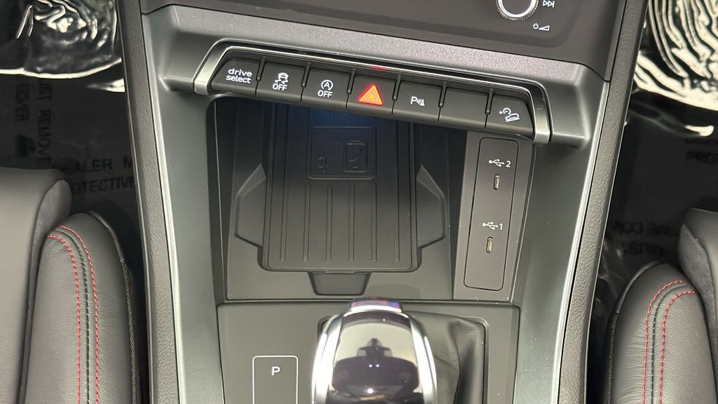 Vehicle image 22 of 41