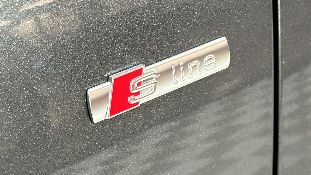 Vehicle image 11 of 41