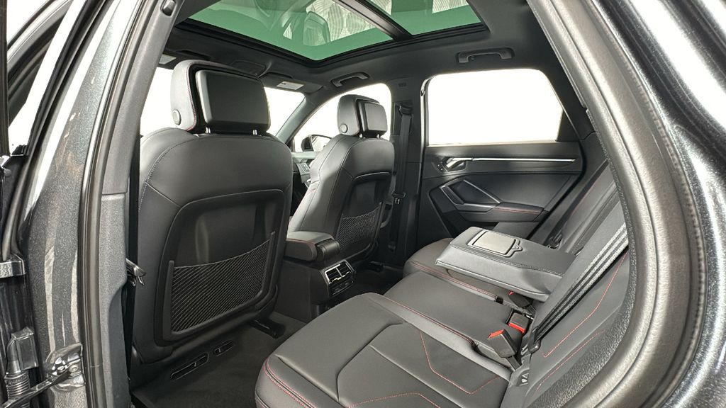 Vehicle image 40 of 41