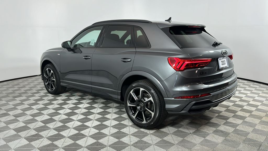 Vehicle image 6 of 41