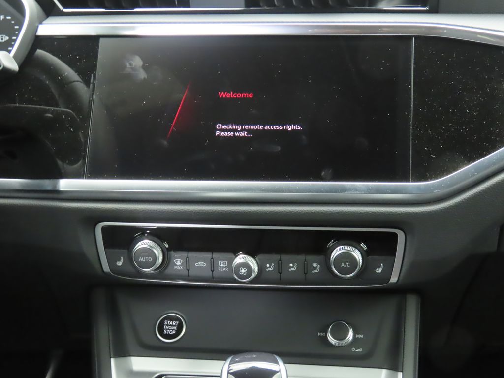 Vehicle image 15 of 33