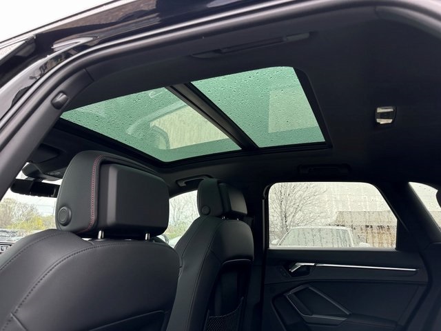 Vehicle image 15 of 28