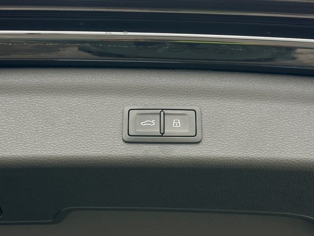 Vehicle image 13 of 28