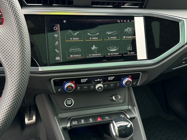 Vehicle image 21 of 28