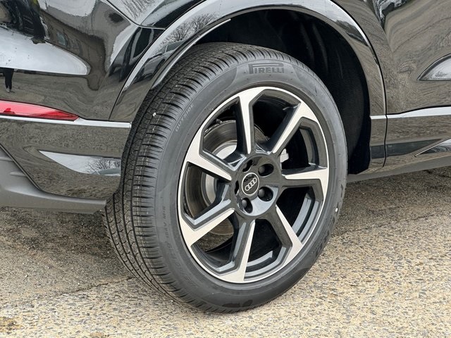 Vehicle image 8 of 28
