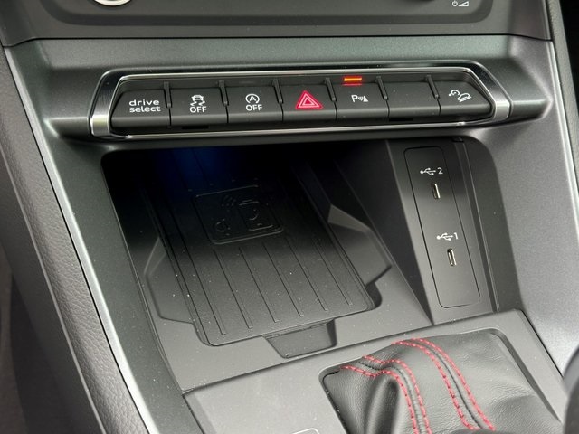 Vehicle image 25 of 28