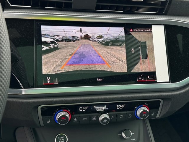 Vehicle image 22 of 28