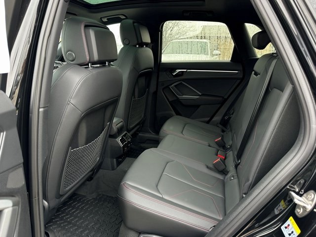 Vehicle image 14 of 28