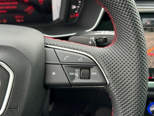 Vehicle image 26 of 28