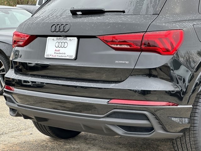 Vehicle image 7 of 28