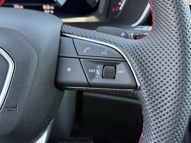 Vehicle image 21 of 29