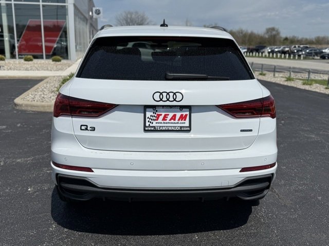 Vehicle image 5 of 29