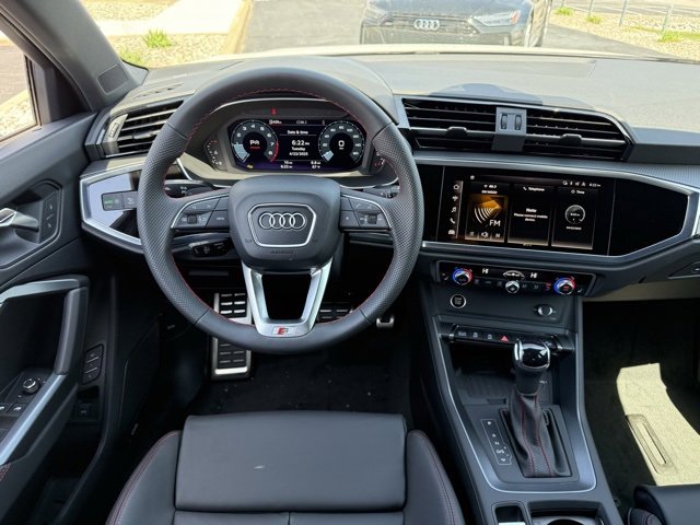 Vehicle image 19 of 29