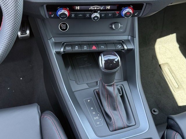 Vehicle image 23 of 29