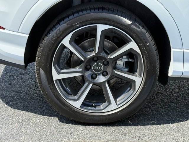 Vehicle image 6 of 29