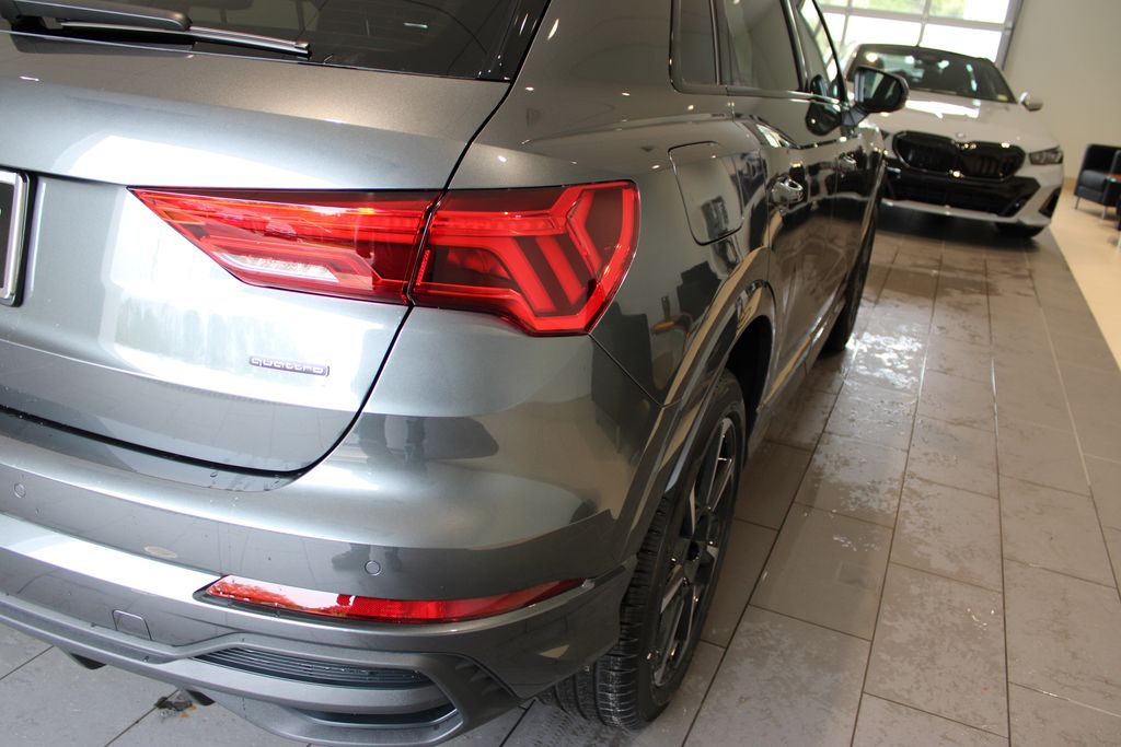 Vehicle image 51 of 54