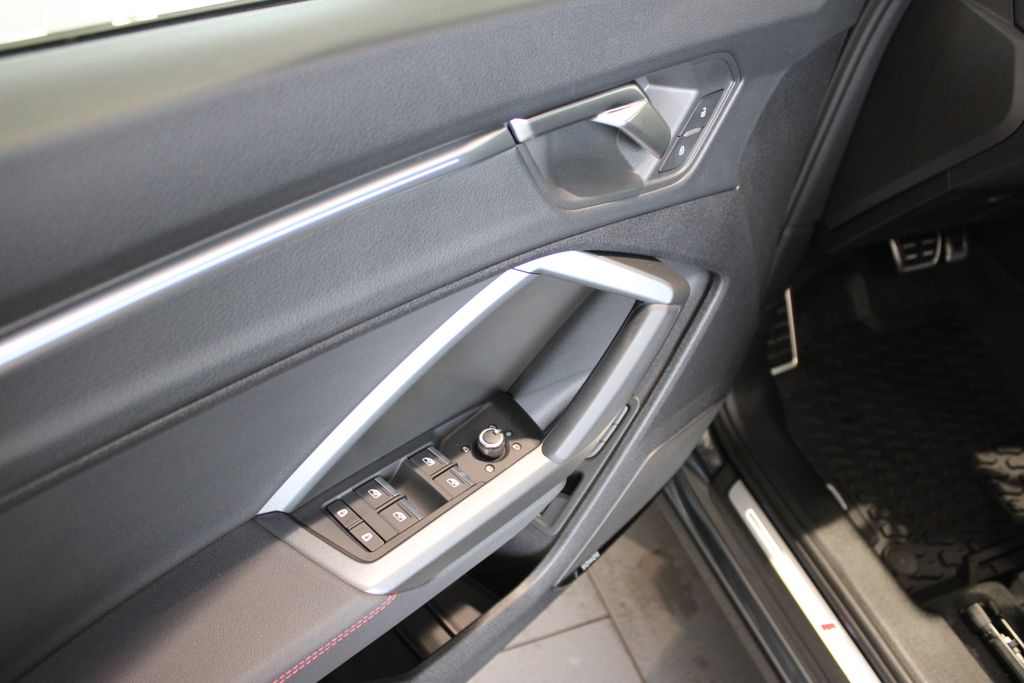 Vehicle image 27 of 54