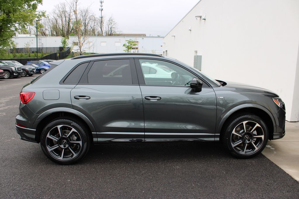 Vehicle image 6 of 54
