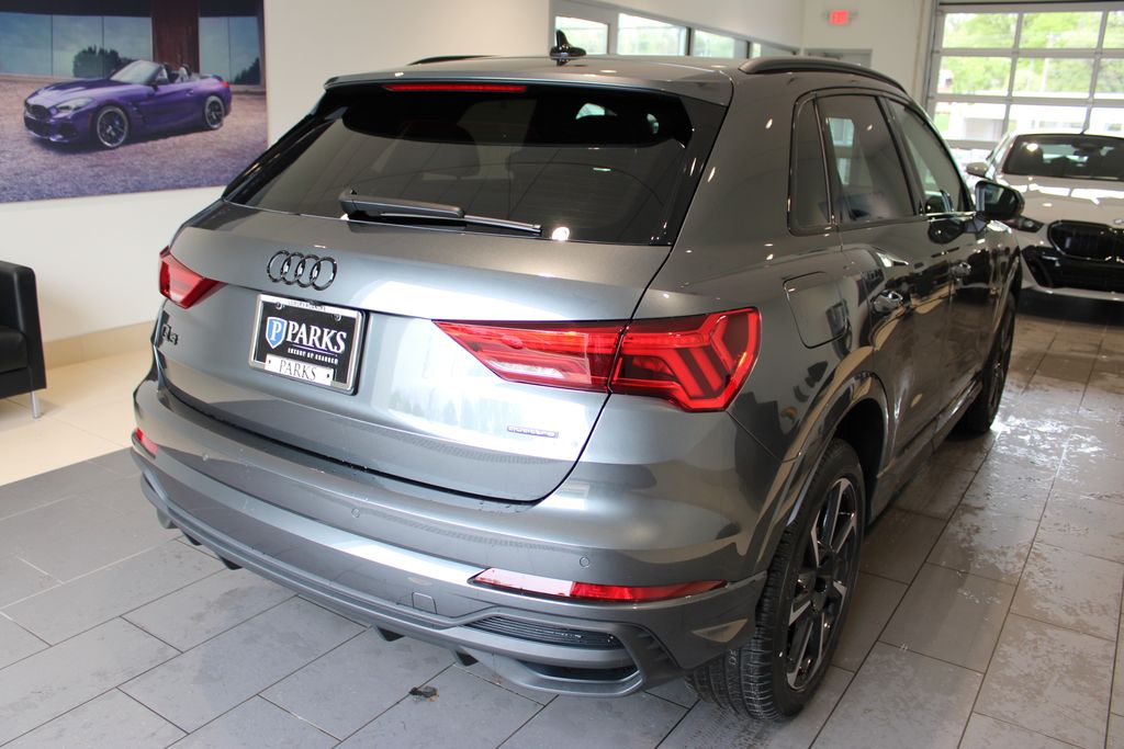 Vehicle image 7 of 54