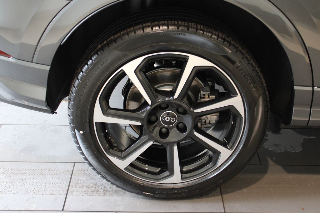 Vehicle image 37 of 54