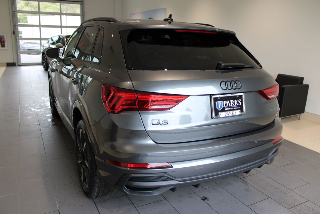 Vehicle image 8 of 54