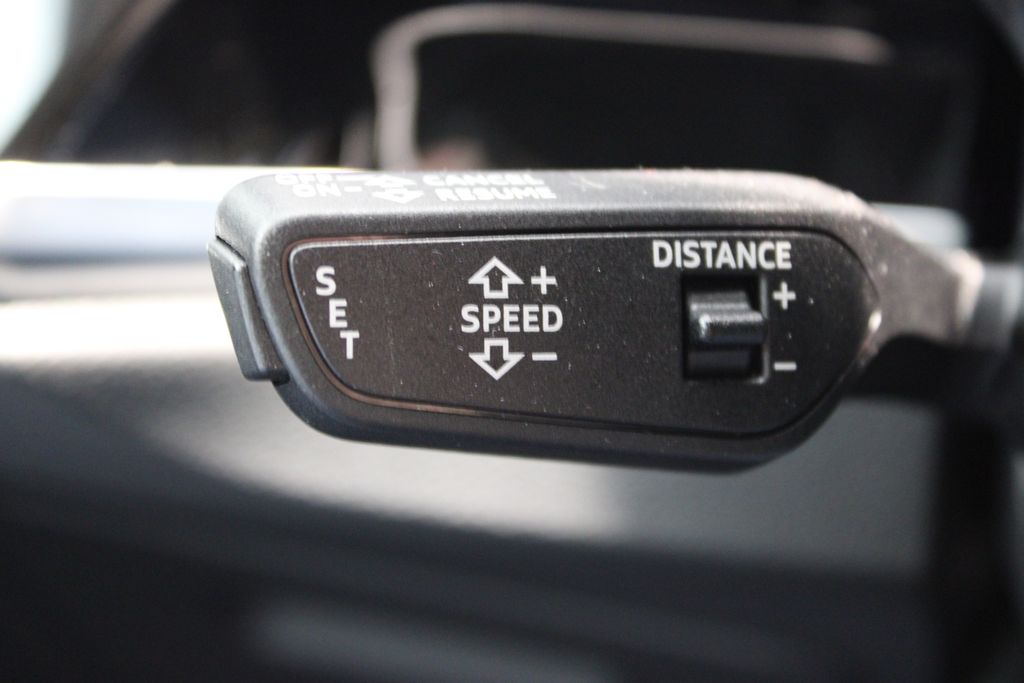 Vehicle image 31 of 54