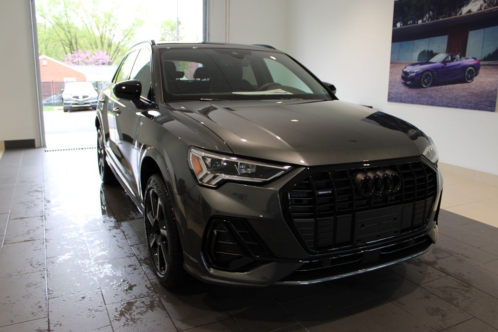Vehicle image 4 of 54