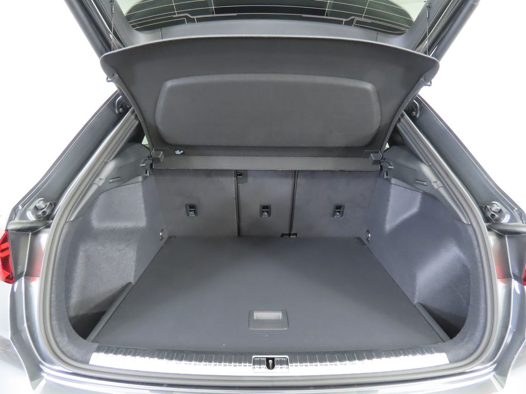 Vehicle image 29 of 33