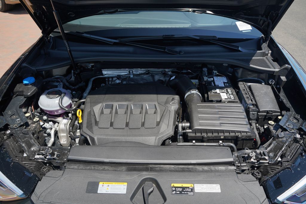 Vehicle image 6 of 12