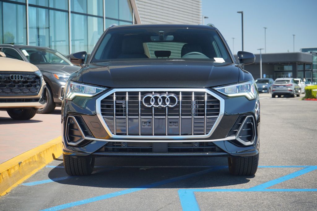 Vehicle image 2 of 12